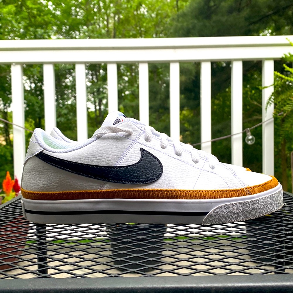 Nike Court Legacy~ Women’s
